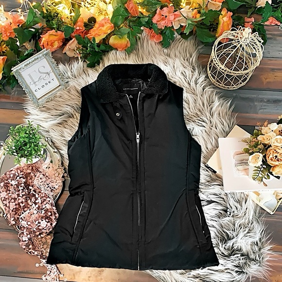 Banana Republic Jackets & Blazers - Black Zip-up Winter Vest(Buttons into Mockneck), M